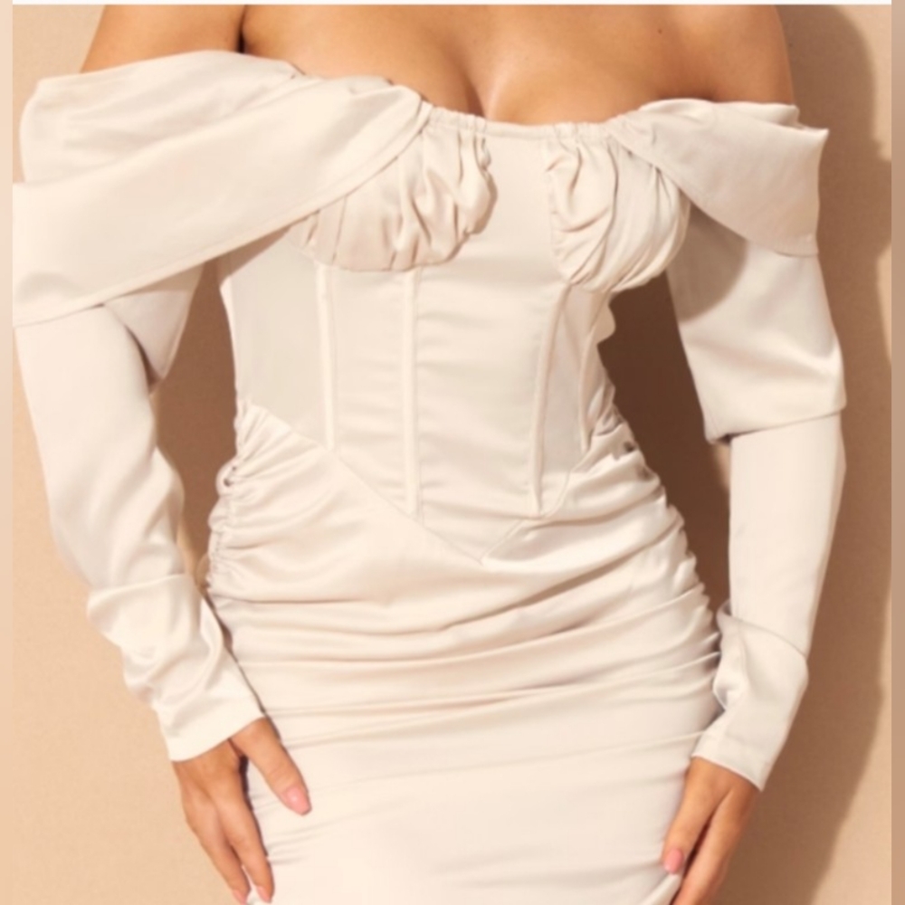 New PrettyLittleThing Champagne Satin Drape Bardot Sleeve Ruched Back Dress